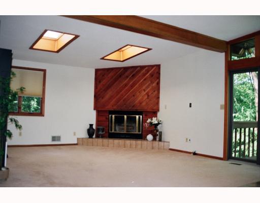 226 Goldsmith Road Pittsburgh, PA 15237 - Photo 7 of 8 Den/Family/Great Room. Wonderful corner fireplace, two skylites, entrance to deck, vaulted ceiling, open to kitchen area. Great for entertaining.