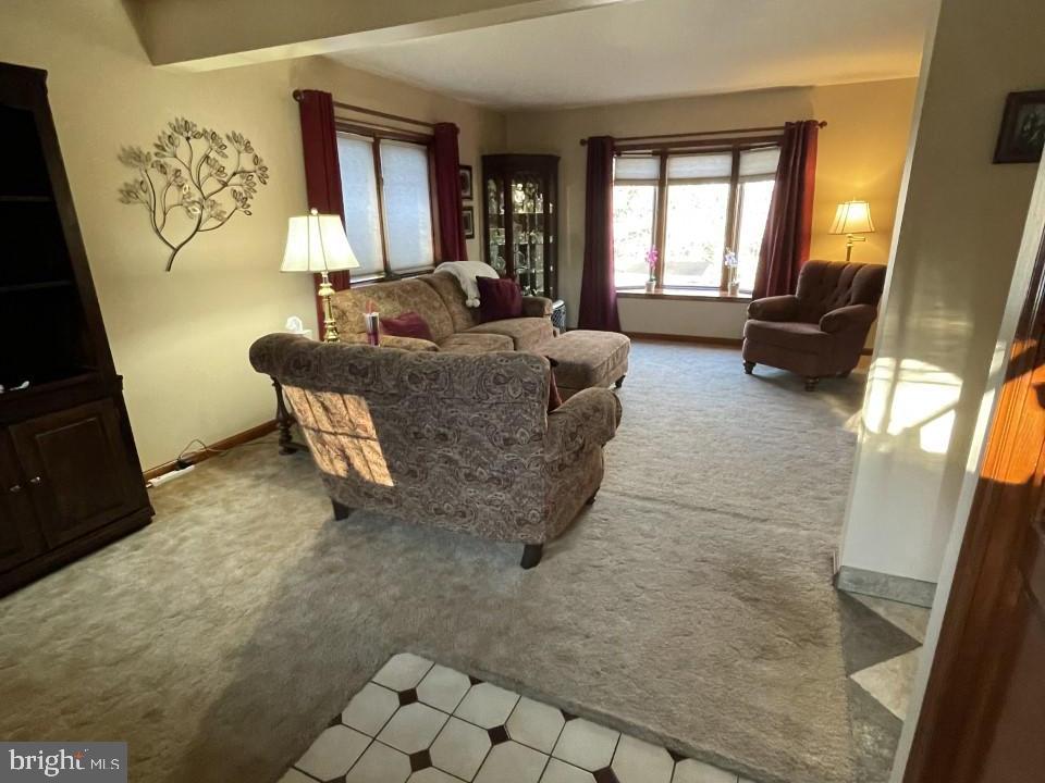 8440 Chippewa Road Philadelphia, PA 19128 - Photo 4 of 43