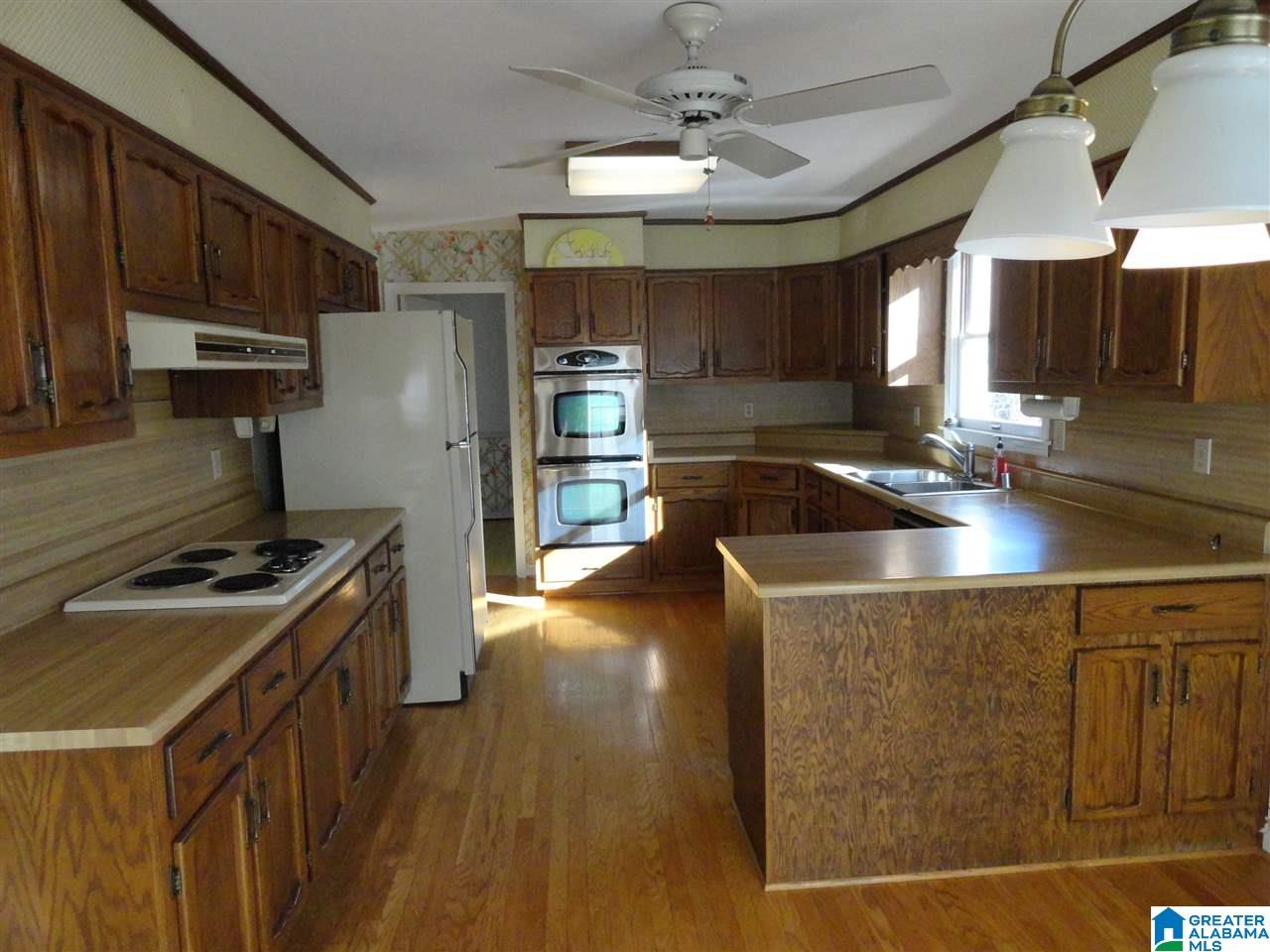 936 Rustic Drive Birmingham, AL 35214 - Photo 8 of 31