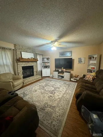 $299,000 | 7812 Nadine Road, Houston, MO 65483