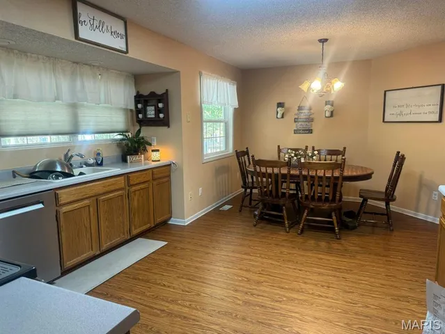 $299,000 | 7812 Nadine Road, Houston, MO 65483