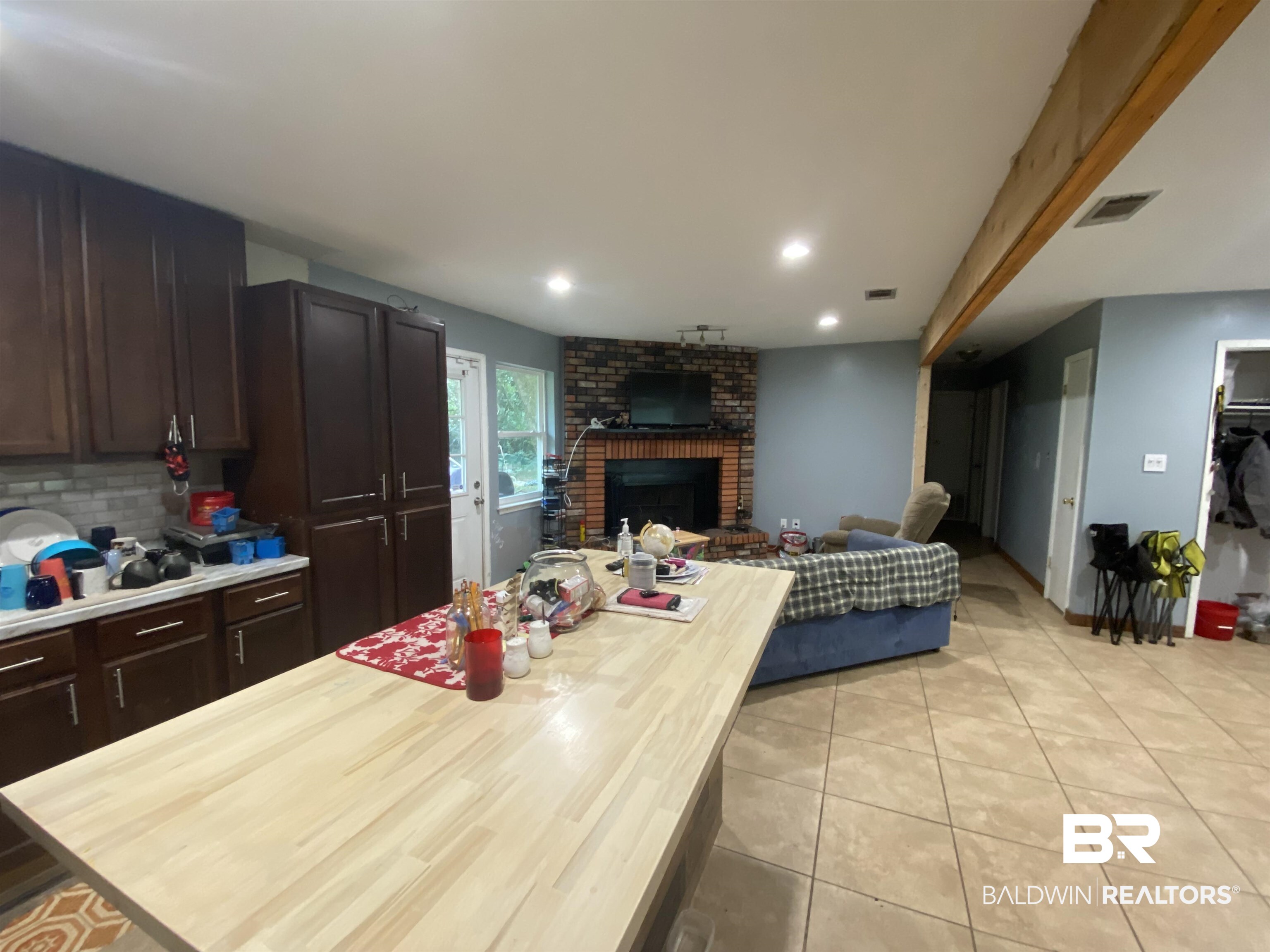 24325 Ramsey Road Fairhope, AL 36532 - Photo 6 of 16 Island Kitchen