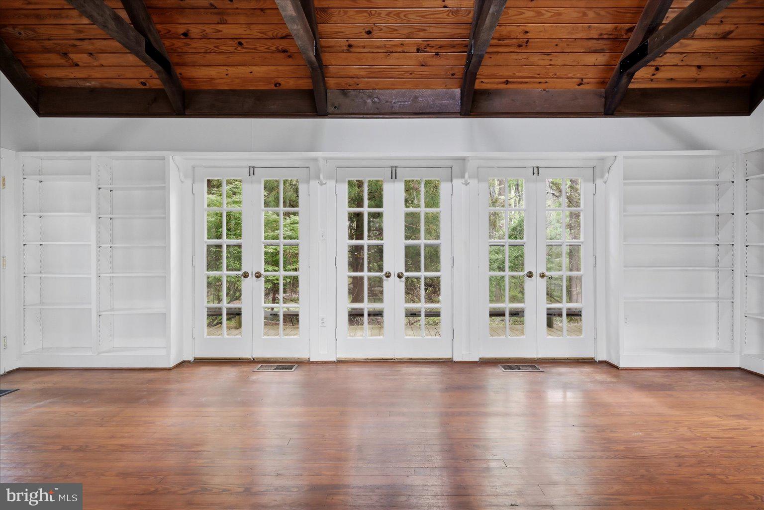 2674 5 Points Road Marshall, VA 20115 - Photo 23 of 72 French doors open to front deck from Great Room