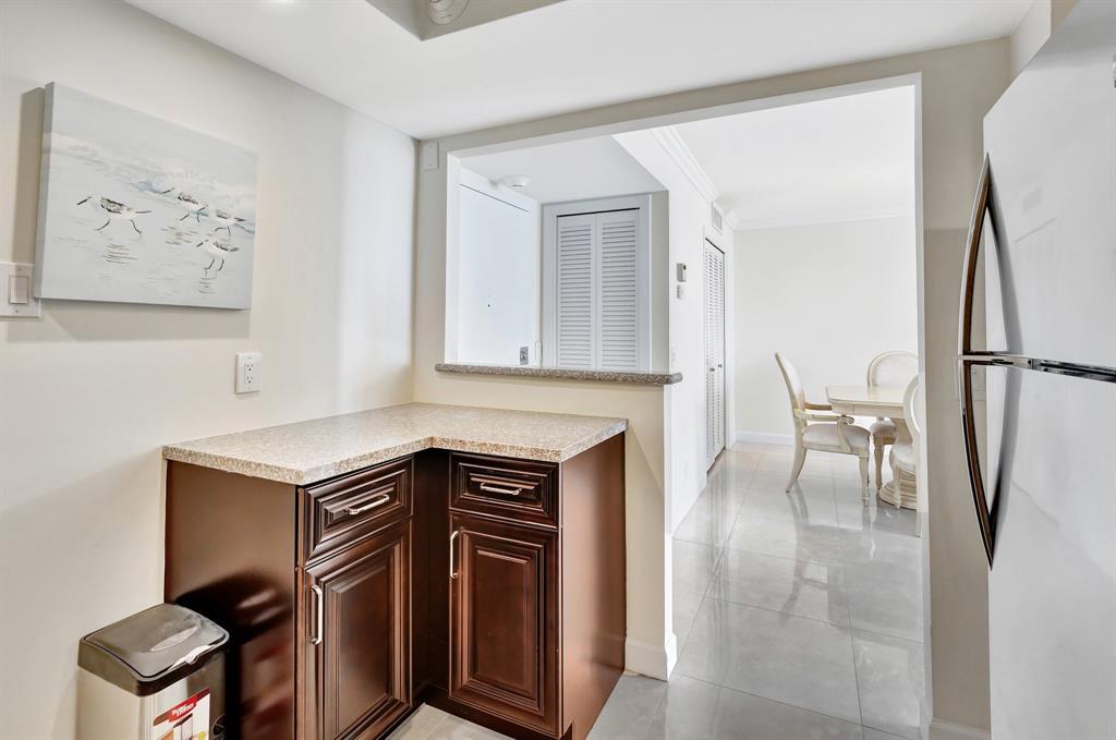 2000 South Ocean Boulevard, Unit 7J Lauderdale-by-the-Sea, FL 33062 - Photo 11 of 87