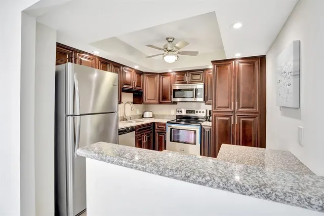 $599,000 | 2000 South Ocean Boulevard, Unit 7J, Lauderdale-by-the-Sea, FL 33062