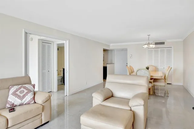 $599,000 | 2000 South Ocean Boulevard, Unit 7J, Lauderdale-by-the-Sea, FL 33062