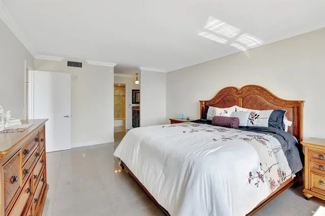 $599,000 | 2000 South Ocean Boulevard, Unit 7J, Lauderdale-by-the-Sea, FL 33062