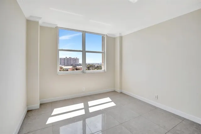 $599,000 | 2000 South Ocean Boulevard, Unit 7J, Lauderdale-by-the-Sea, FL 33062