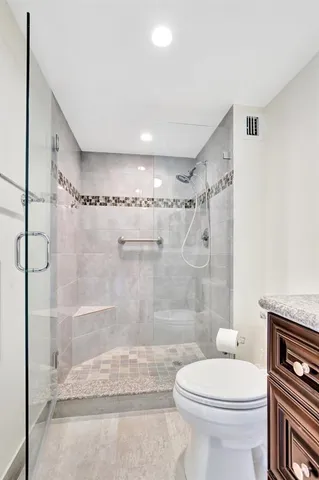 $599,000 | 2000 South Ocean Boulevard, Unit 7J, Lauderdale-by-the-Sea, FL 33062