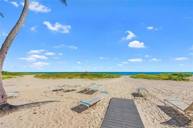 $599,000 | 2000 South Ocean Boulevard, Unit 7J, Lauderdale-by-the-Sea, FL 33062