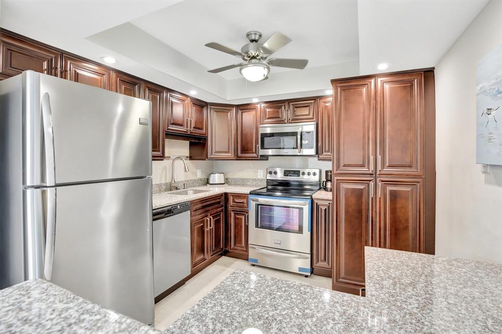 2000 South Ocean Boulevard, Unit 7J Lauderdale-by-the-Sea, FL 33062 - Photo 8 of 87 Kitchen