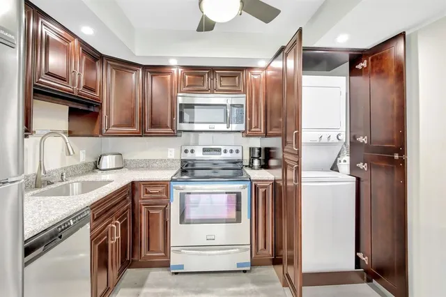 $599,000 | 2000 South Ocean Boulevard, Unit 7J, Lauderdale-by-the-Sea, FL 33062