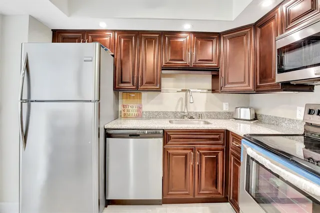 $599,000 | 2000 South Ocean Boulevard, Unit 7J, Lauderdale-by-the-Sea, FL 33062