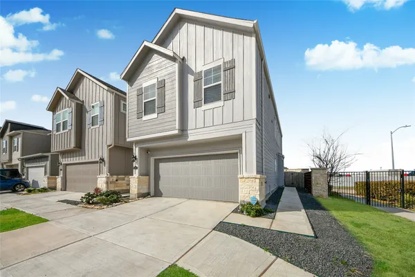 $2,600 | 14810 Slow River Avenue, Houston, TX 77082