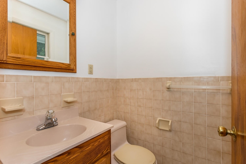 19 Walnut Knolls Canton, MA 02021 - Photo 11 of 22