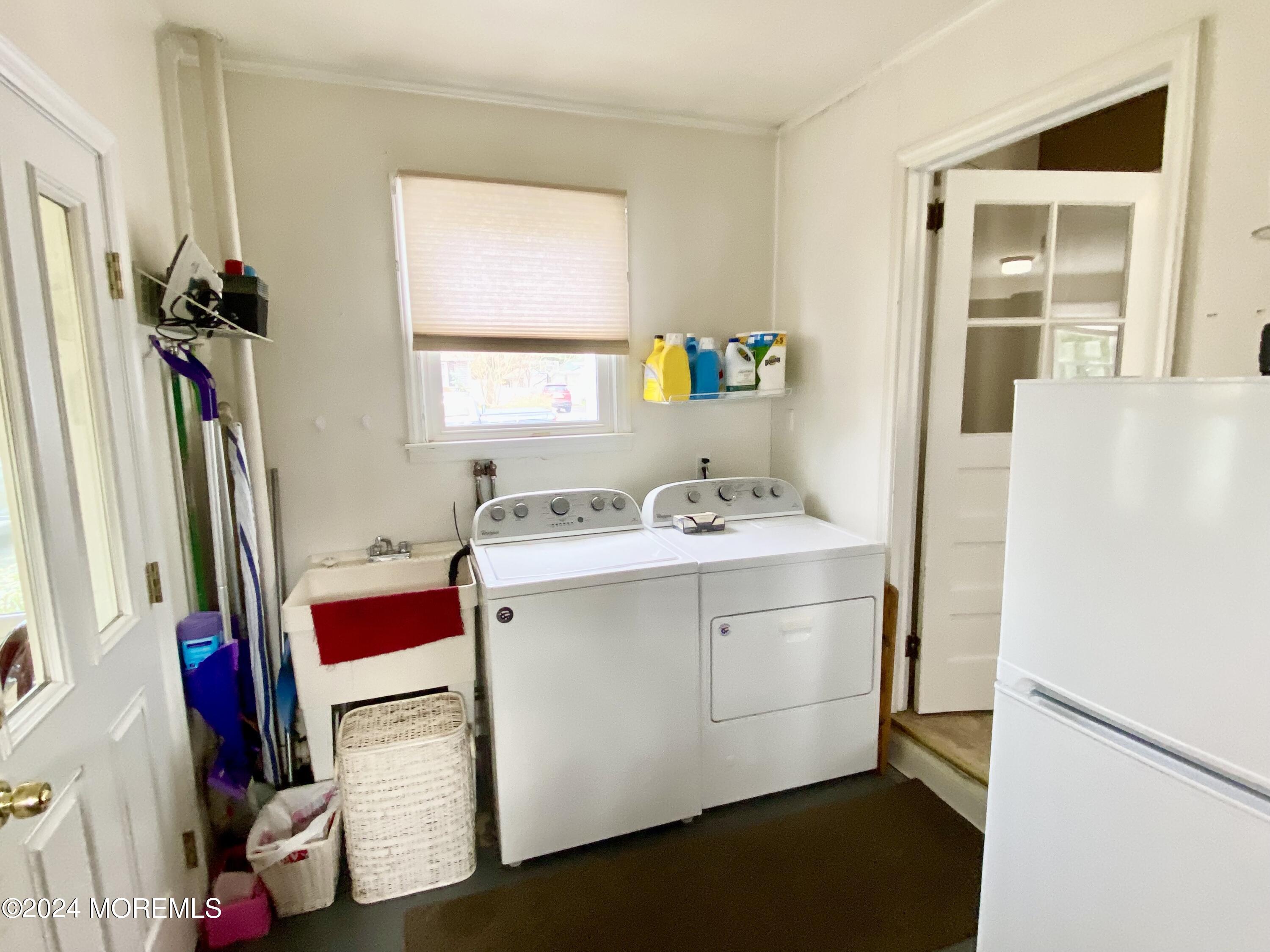305 Sudbury Road Point Pleasant, NJ 08742 - Photo 14 of 29 Laundry room