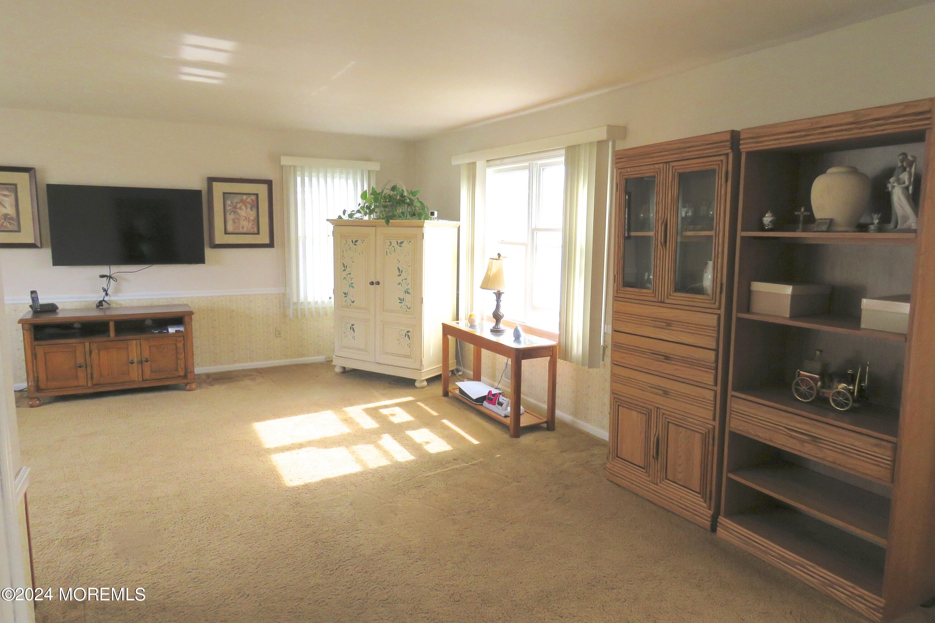 305 Sudbury Road Point Pleasant, NJ 08742 - Photo 4 of 29 Family Room