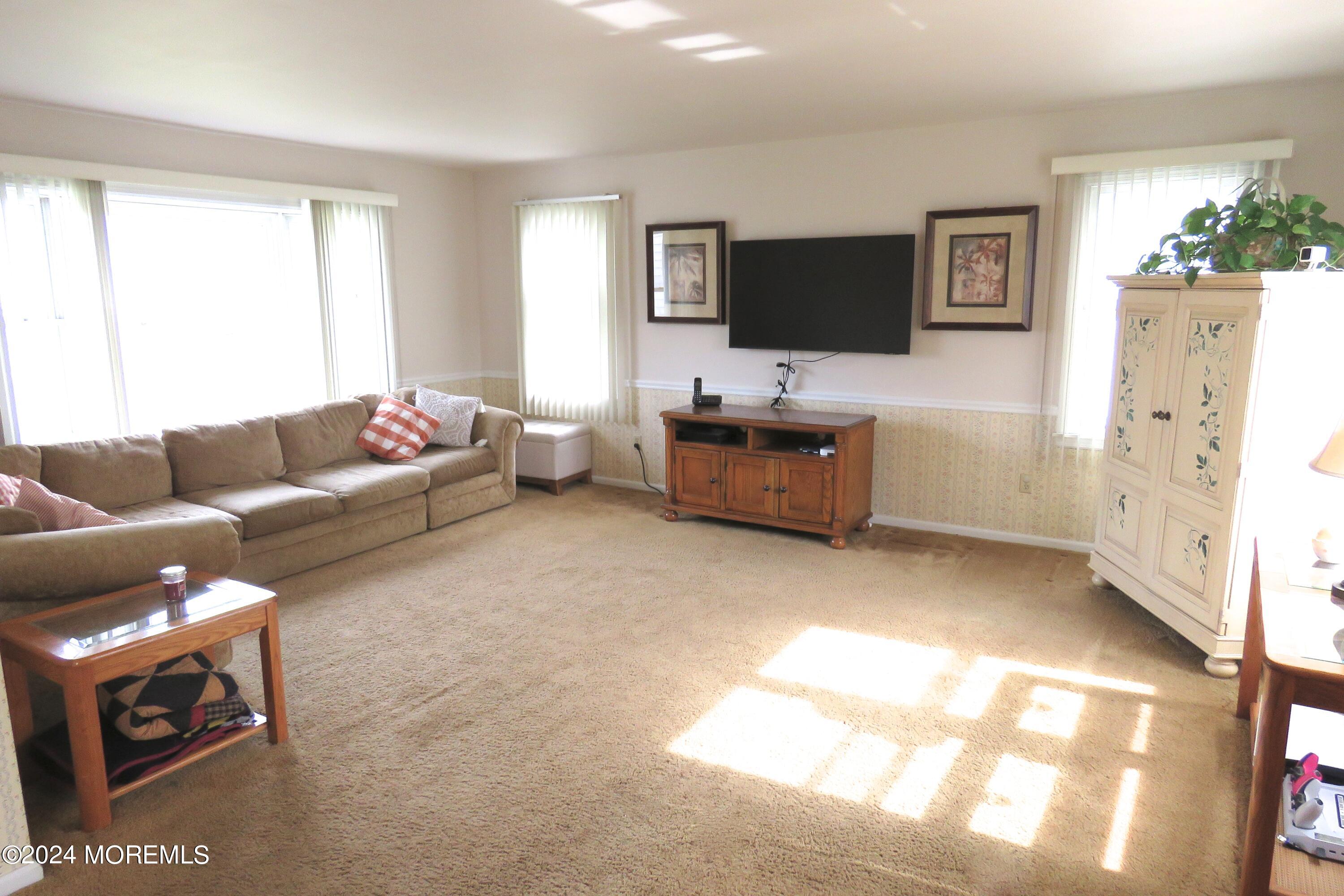 305 Sudbury Road Point Pleasant, NJ 08742 - Photo 5 of 29 Family Room