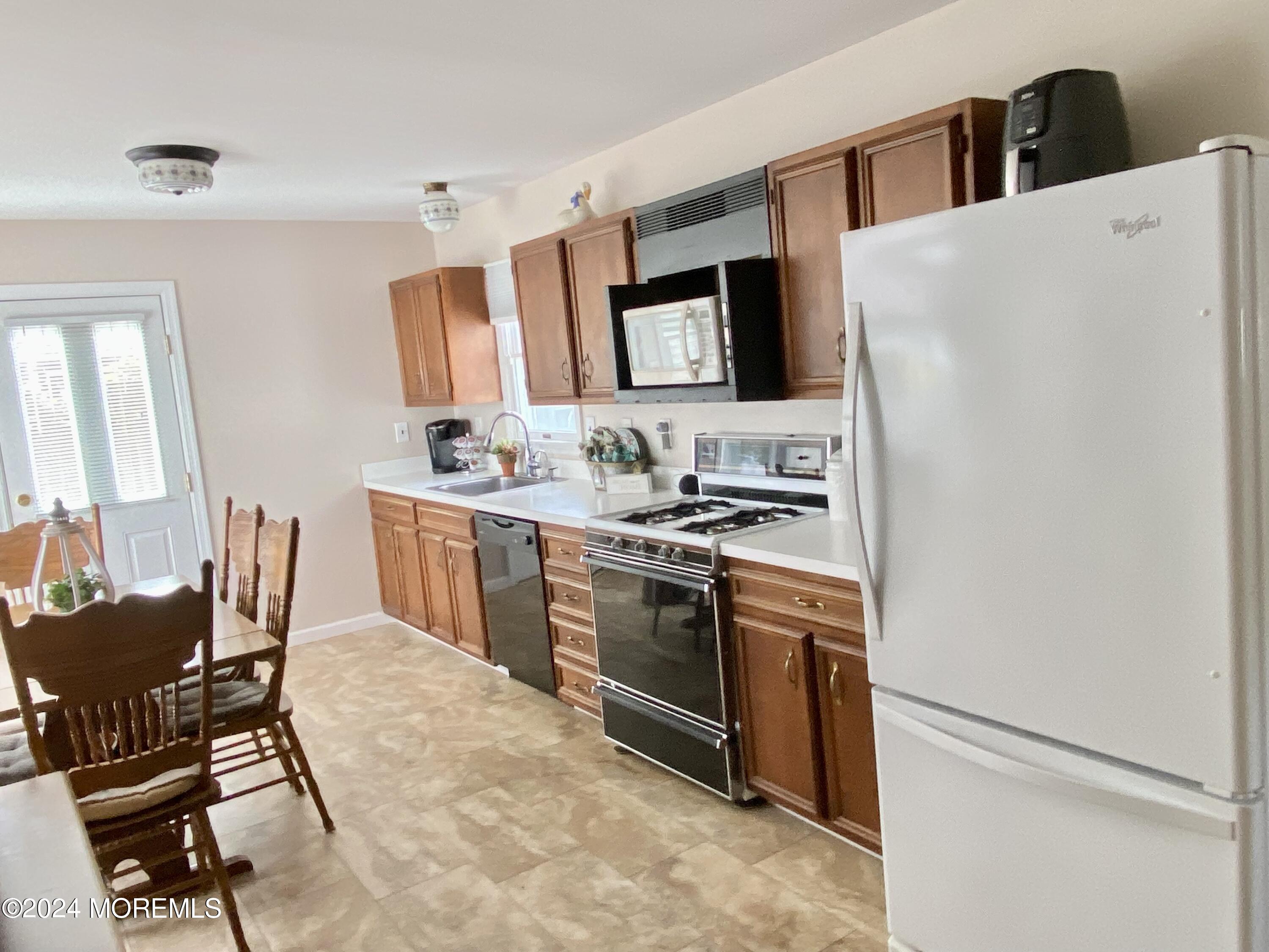 305 Sudbury Road Point Pleasant, NJ 08742 - Photo 10 of 29 Kitchen1