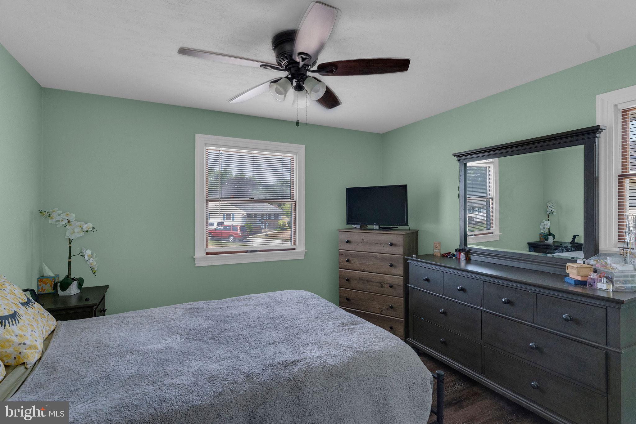 8 Phaeton Drive Hamilton, NJ 08690 - Photo 19 of 31 8 Phaeton Drive
Primary Bedroom