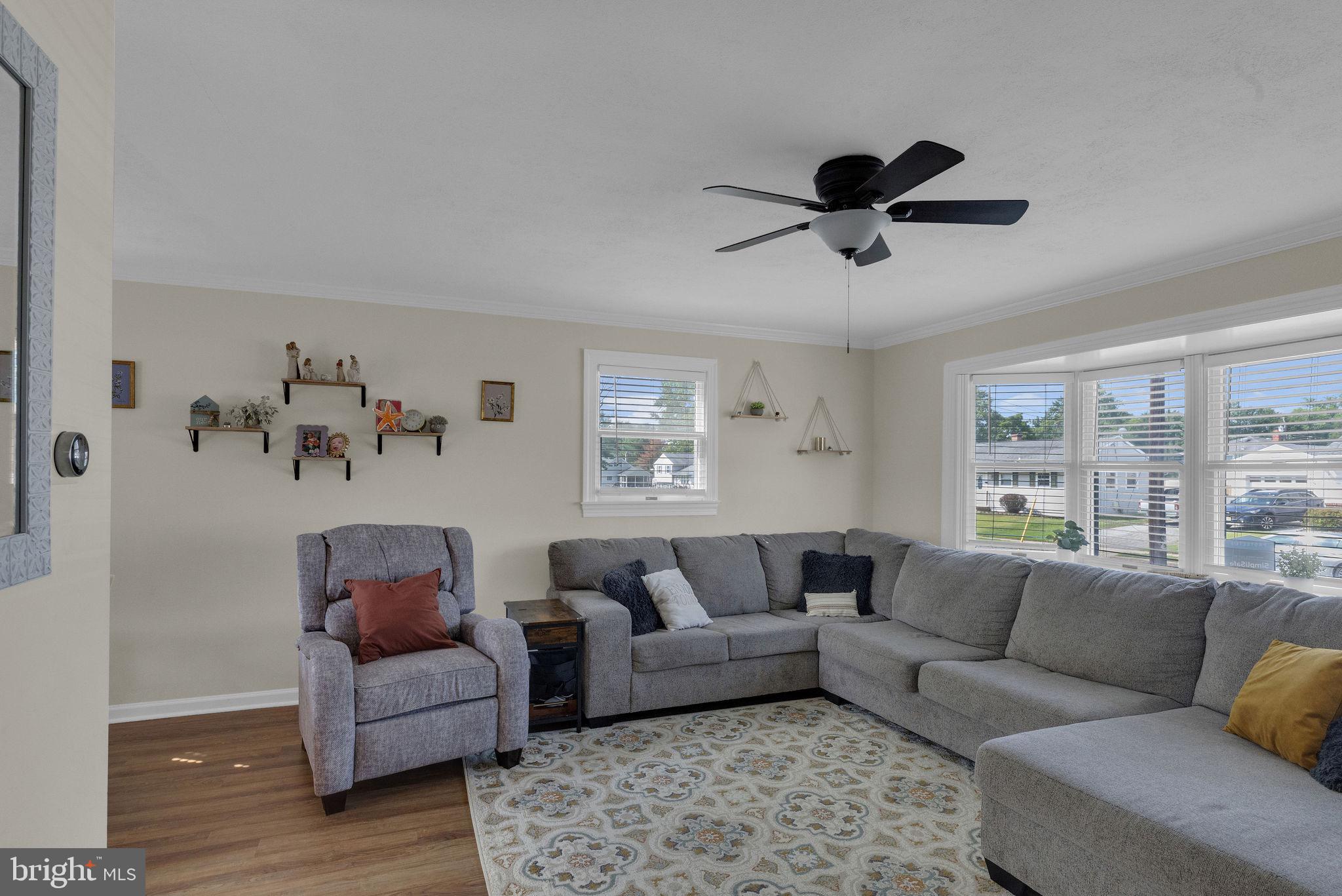 8 Phaeton Drive Hamilton, NJ 08690 - Photo 6 of 31 8 Phaeton Drive
Living Room