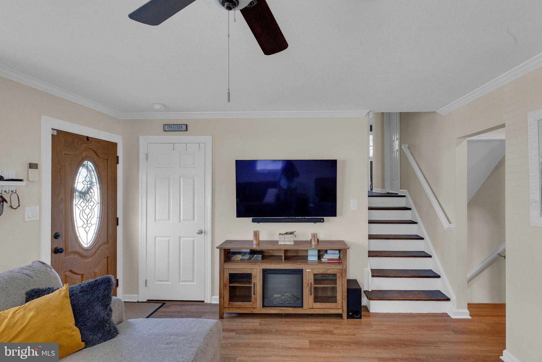 8 Phaeton Drive Hamilton, NJ 08690 - Photo 9 of 31 8 Phaeton Drive
Living Room