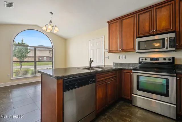 $1,650 | 14597 Canal Crossing Boulevard, Gulfport, MS 39503