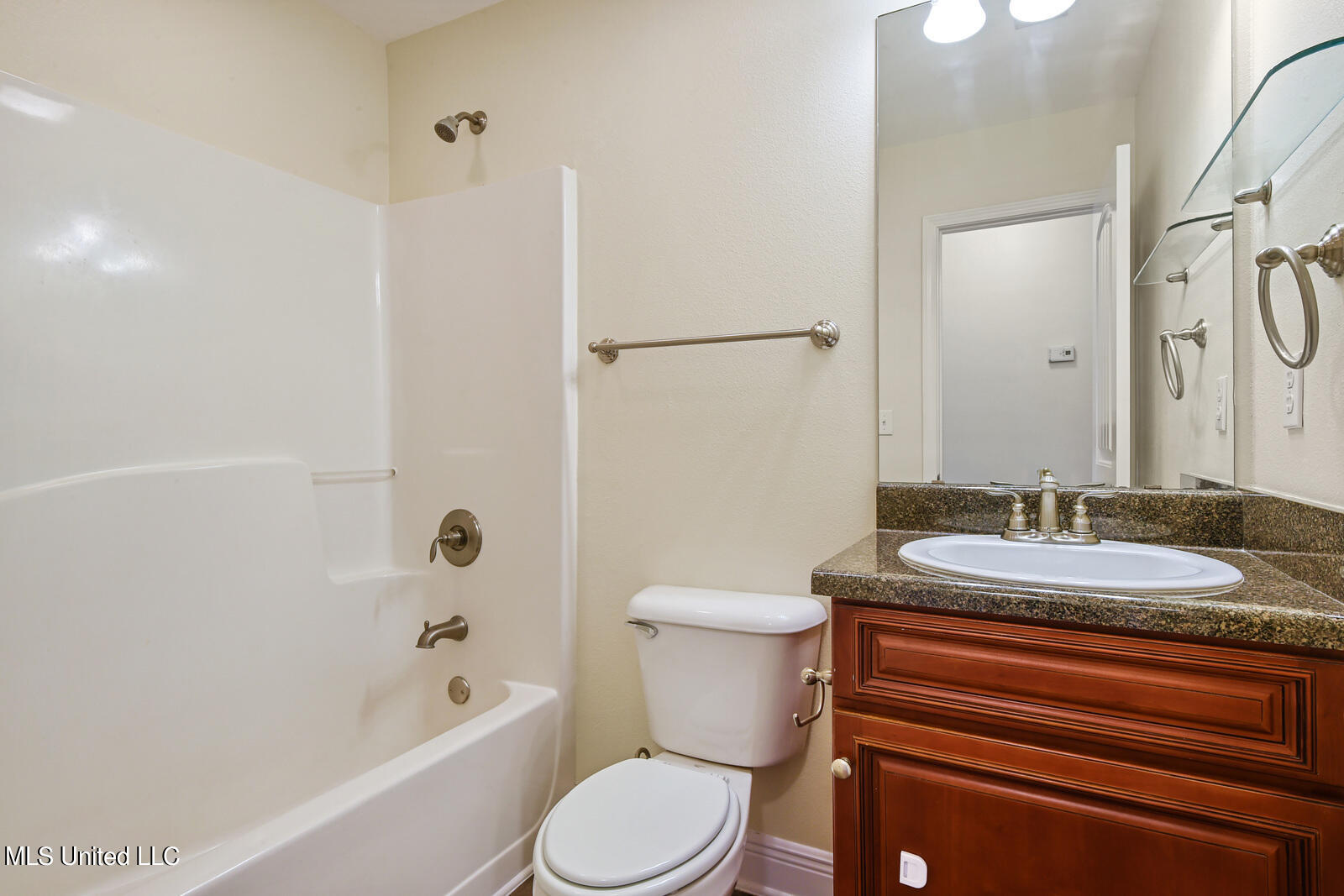 14597 Canal Crossing Boulevard Gulfport, MS 39503 - Photo 16 of 25 016_1600x1067_mls (5)