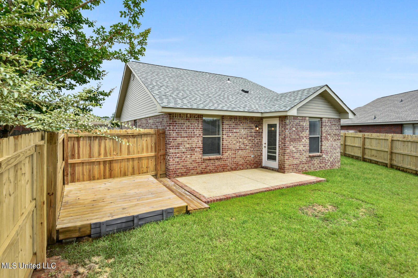 14597 Canal Crossing Boulevard Gulfport, MS 39503 - Photo 23 of 25 023_1600x1067_mls (4)