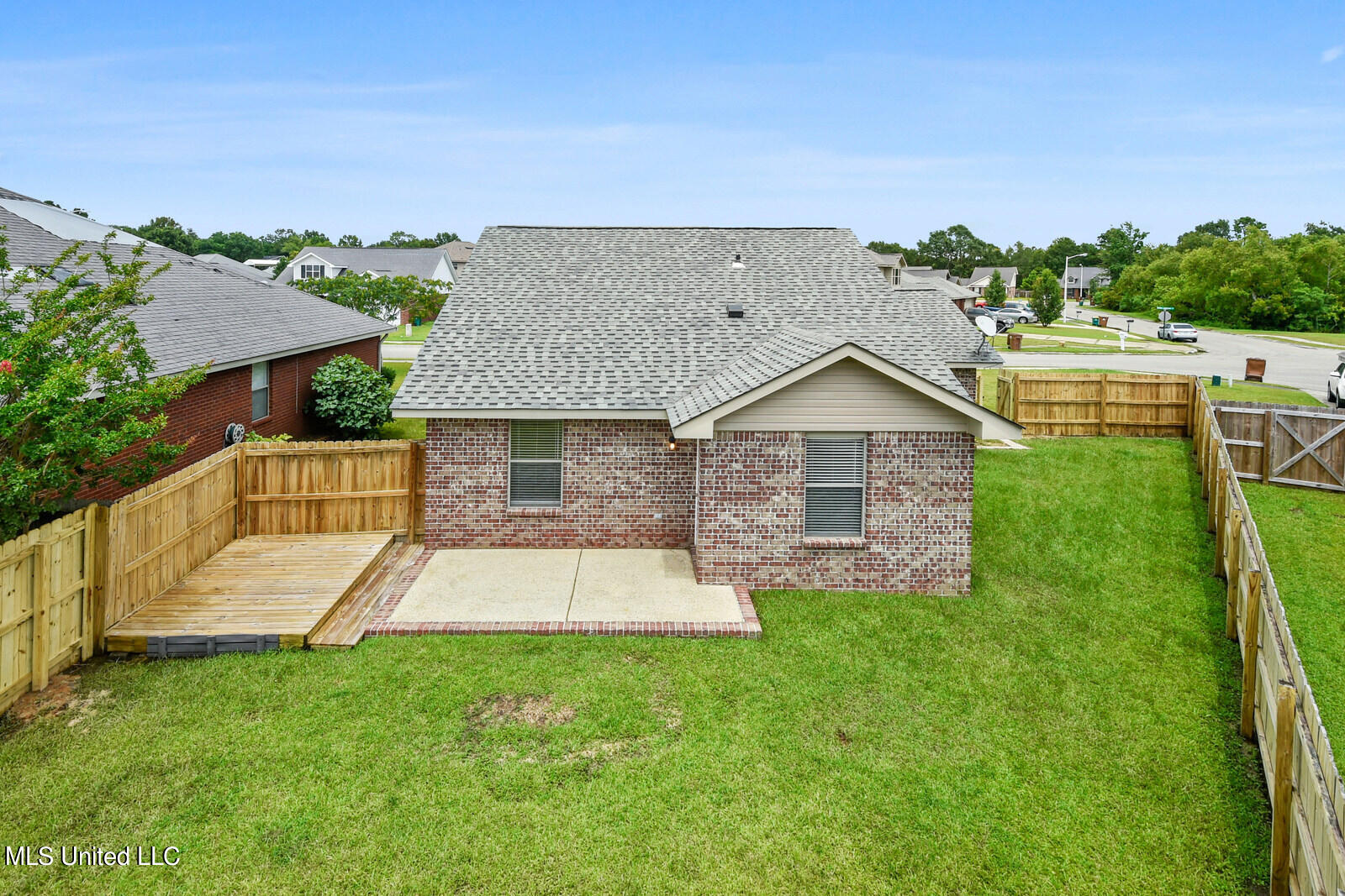 14597 Canal Crossing Boulevard Gulfport, MS 39503 - Photo 25 of 25 025_1600x1067_mls (4)
