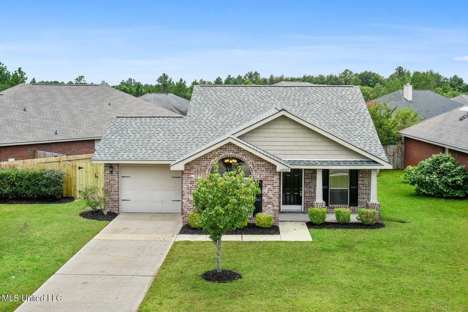 14597 Canal Crossing Boulevard Gulfport, MS 39503 - Photo 4 of 25 004_1600x1067_mls (5)