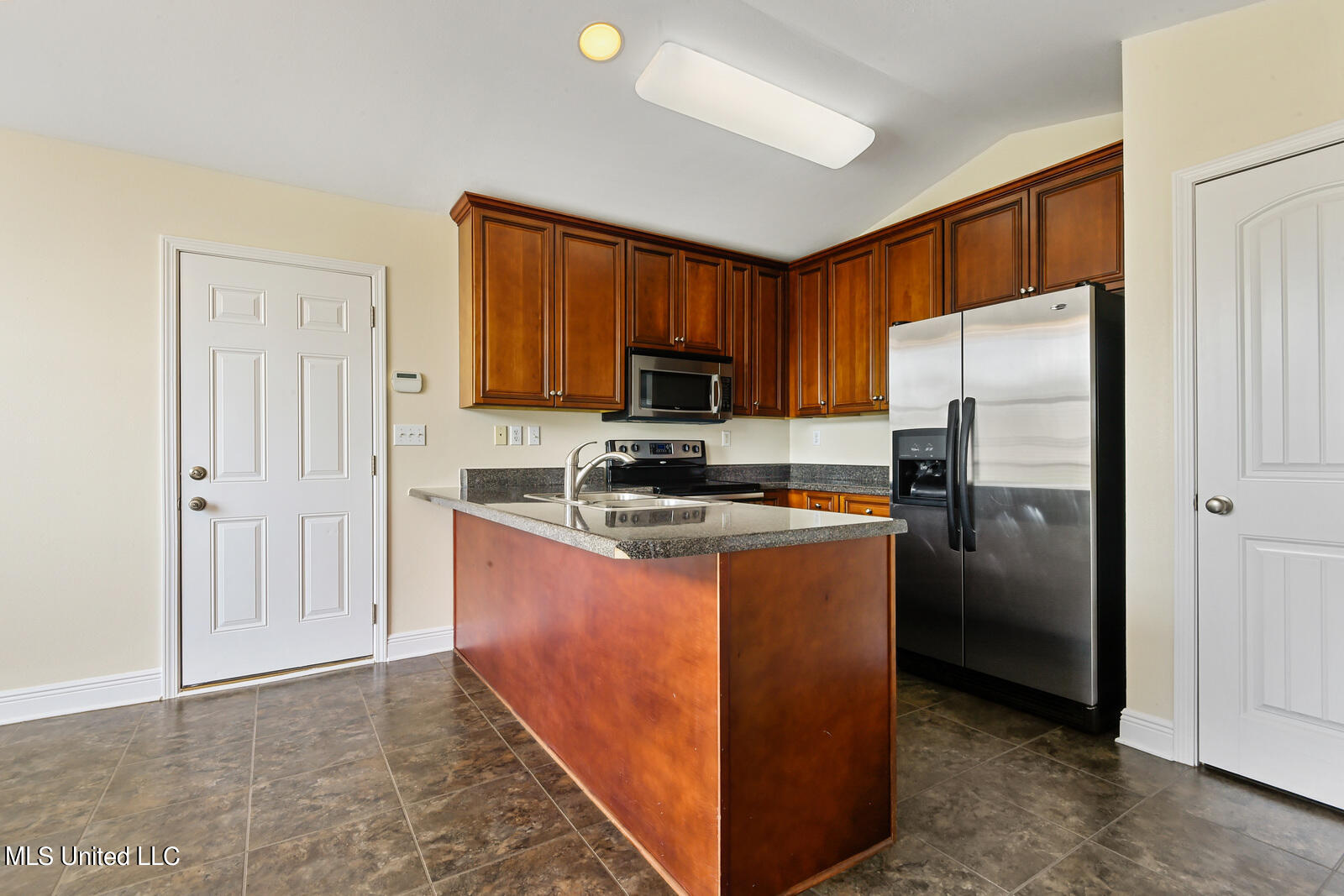 14597 Canal Crossing Boulevard Gulfport, MS 39503 - Photo 9 of 25 009_1600x1067_mls (5)