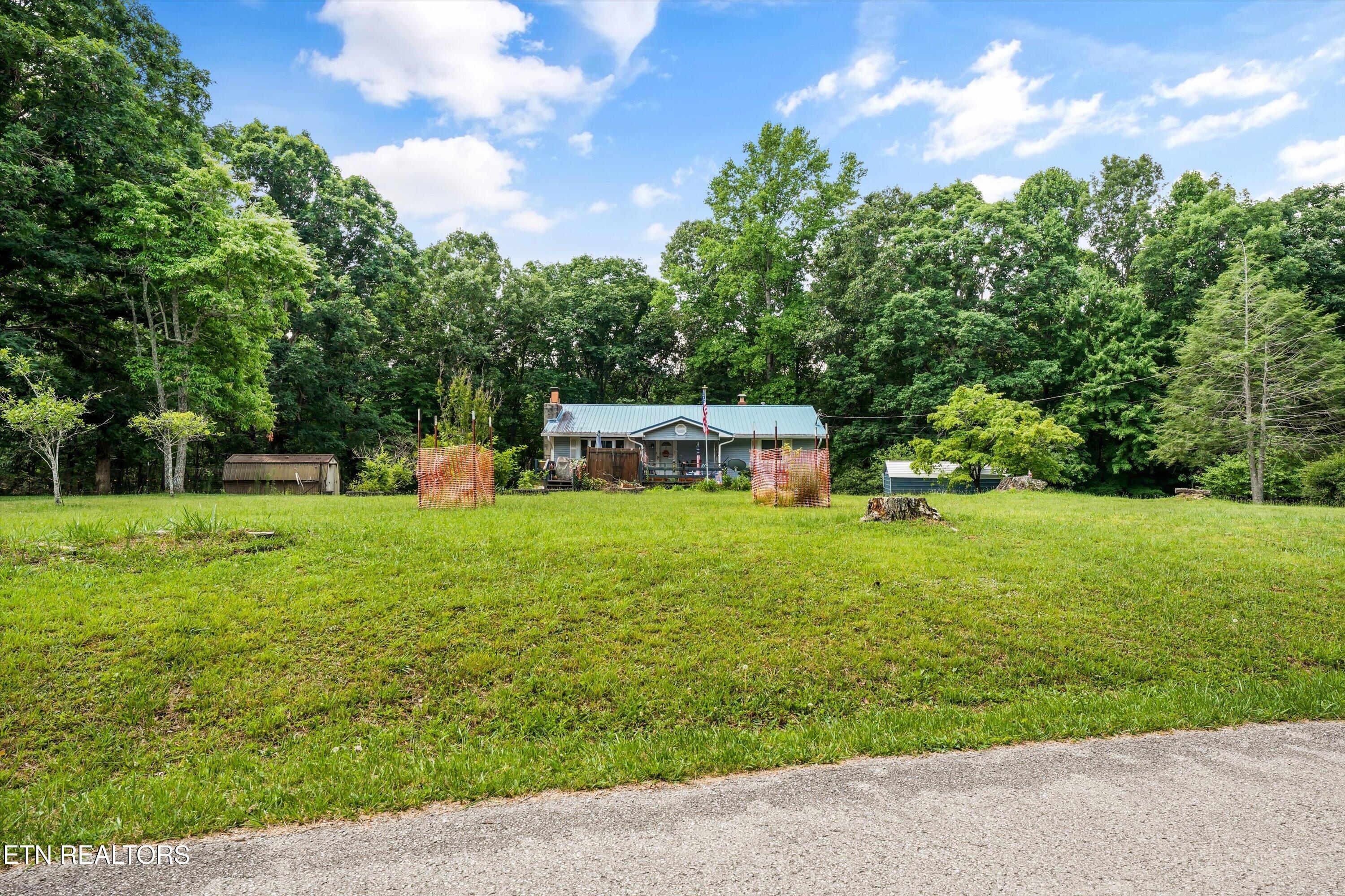 748 Christenson Road Deer Lodge, TN 37726 - Photo 5 of 42 03-748 Christenson Rd 41