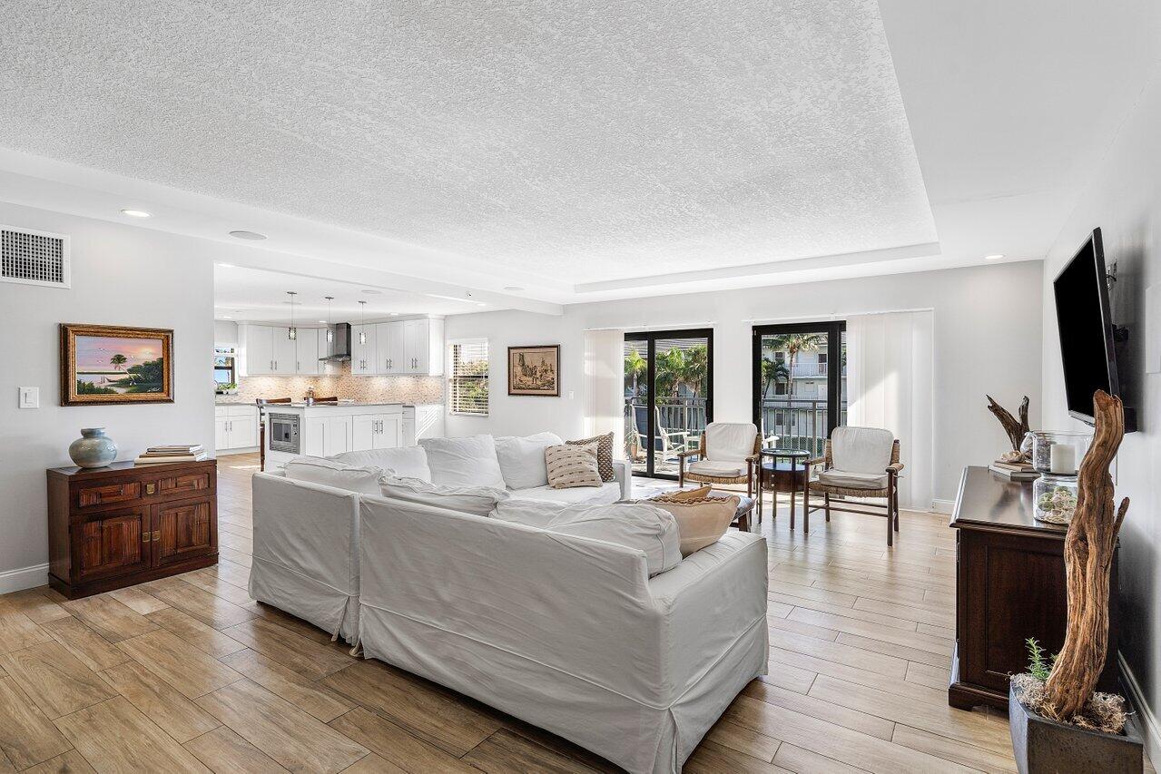 2677 South Ocean Boulevard, Unit 2B Boca Raton, FL 33432 - Photo 10 of 37 011-2677SouthOceanBoulevard-2B-BocaRaton