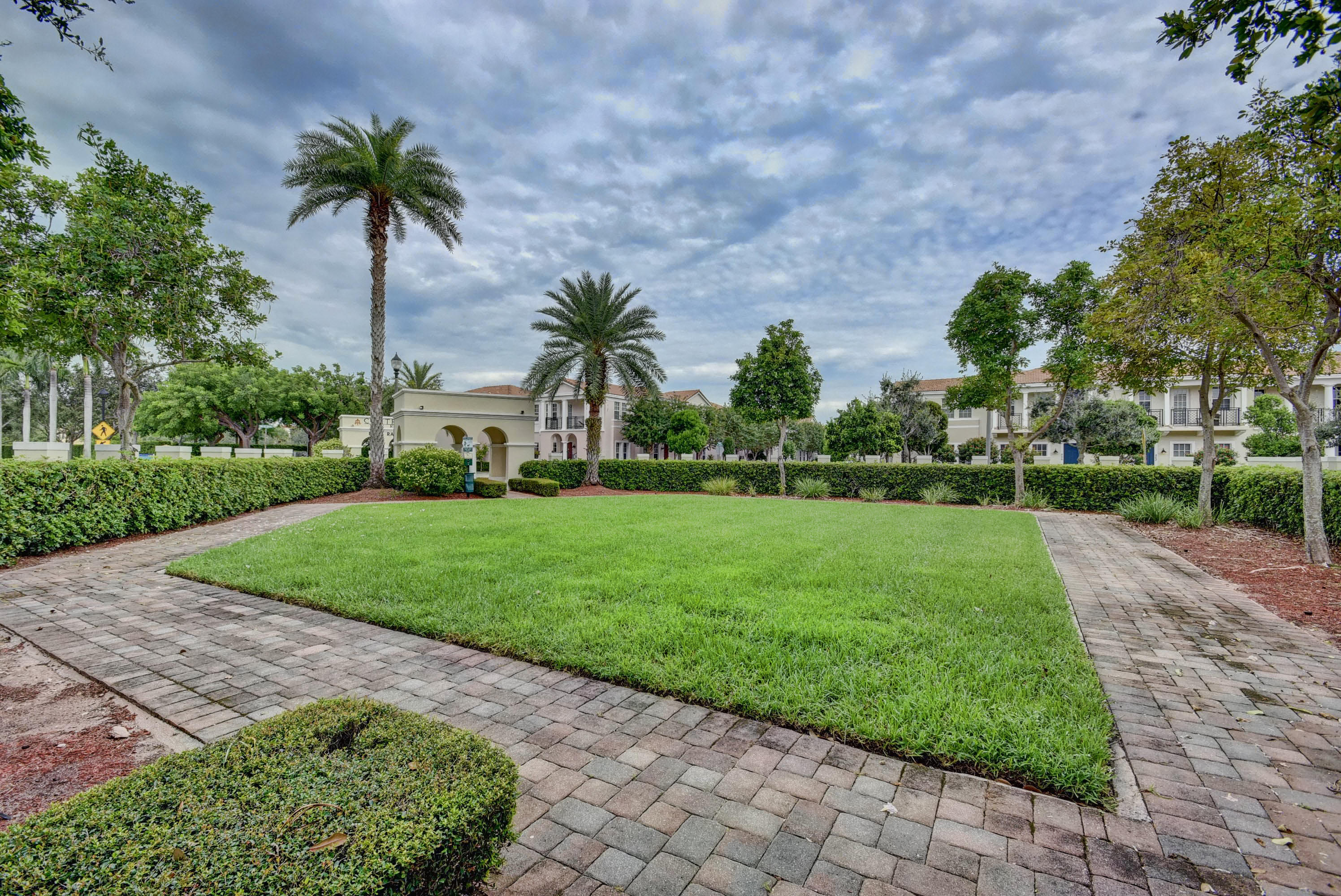 8261 Northwest 8th Way Boca Raton, FL 33487 - Photo 20 of 26 Dog play area
