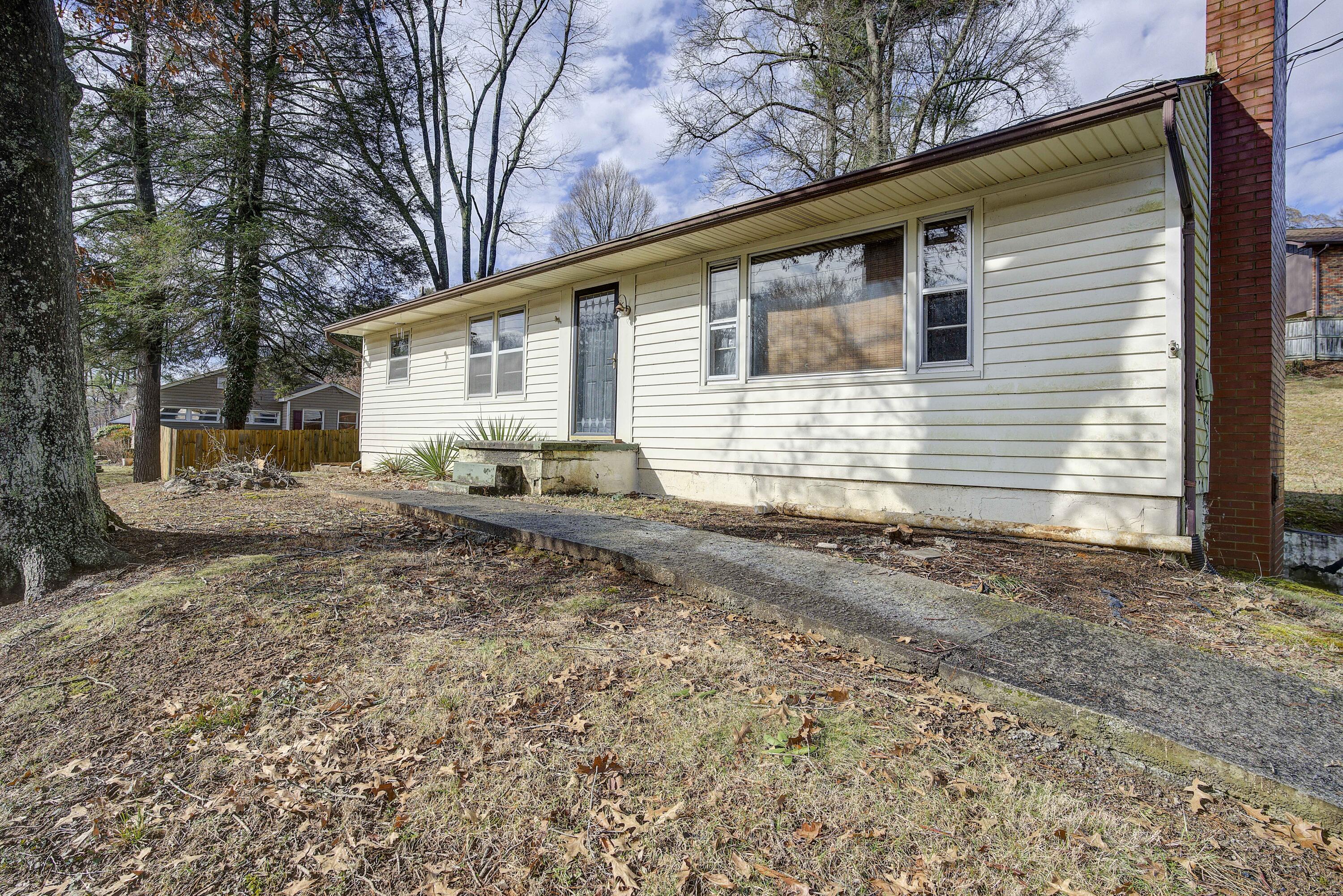 328 Cedar Valley Road Bristol, TN 37620 - Photo 1 of 33 Cedar-24