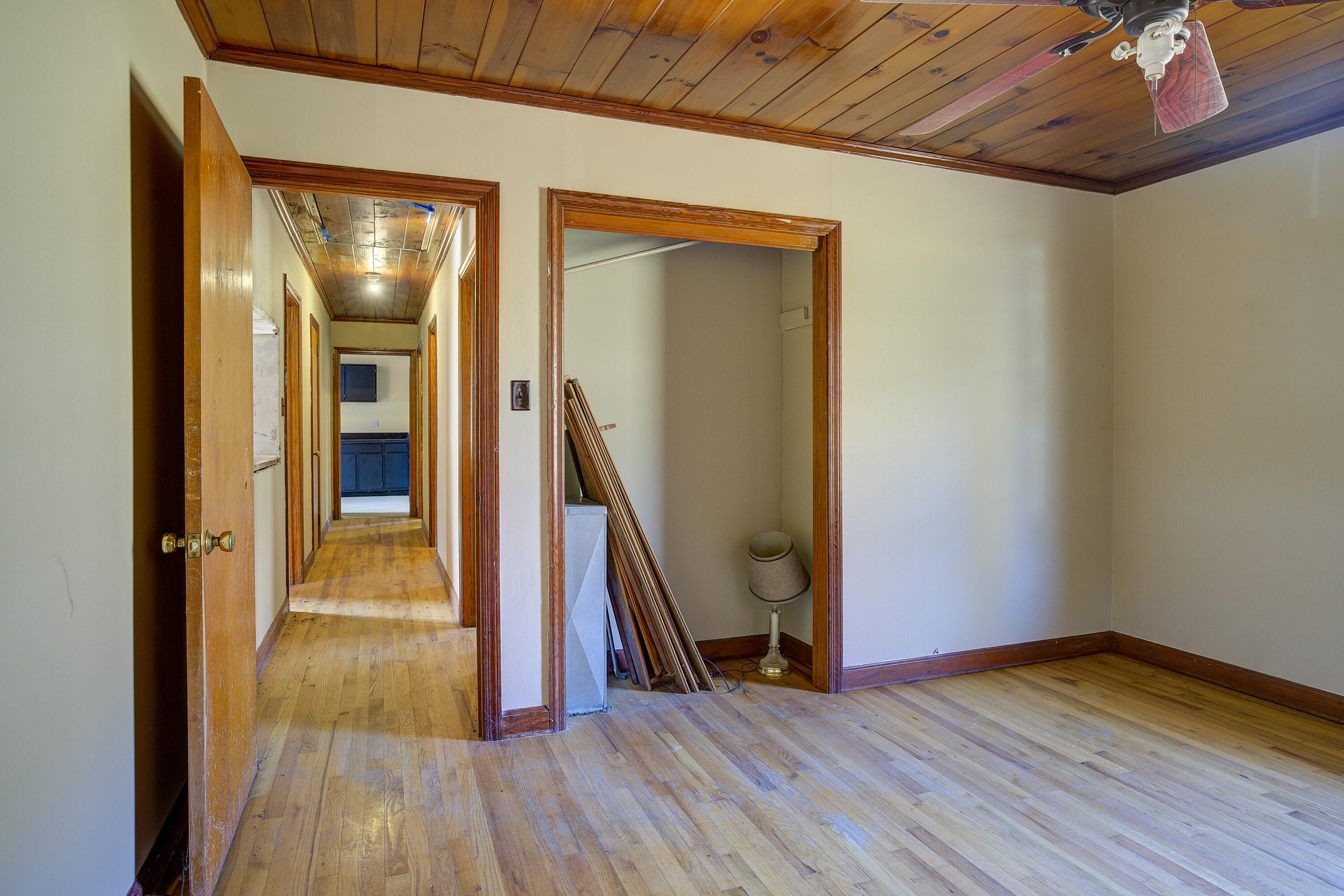 328 Cedar Valley Road Bristol, TN 37620 - Photo 11 of 33 Cedar-8