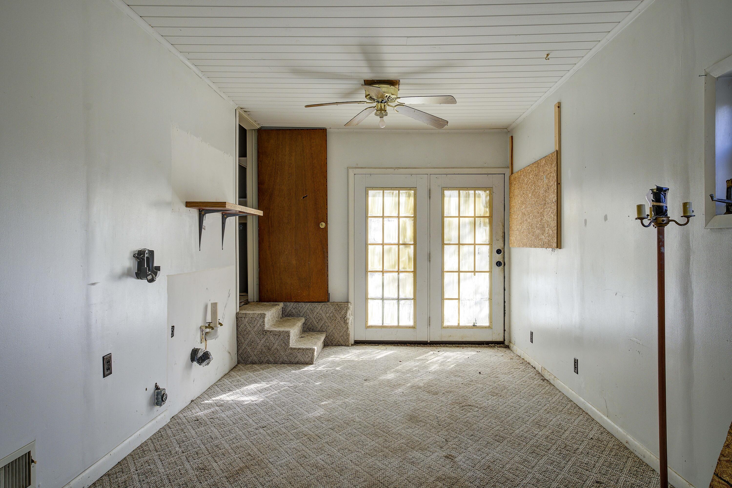 328 Cedar Valley Road Bristol, TN 37620 - Photo 21 of 33 Cedar-18