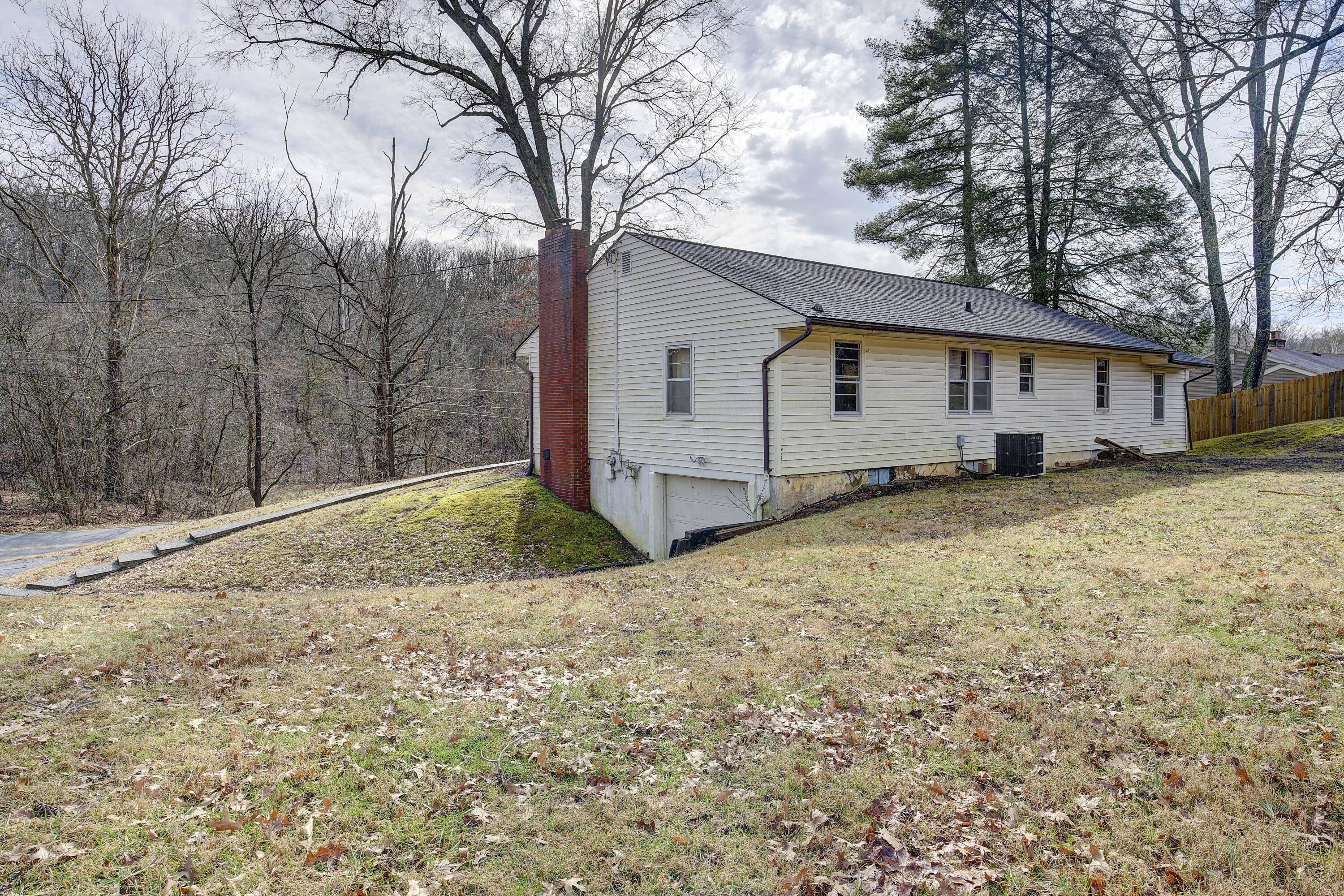 328 Cedar Valley Road Bristol, TN 37620 - Photo 29 of 33 Cedar-28