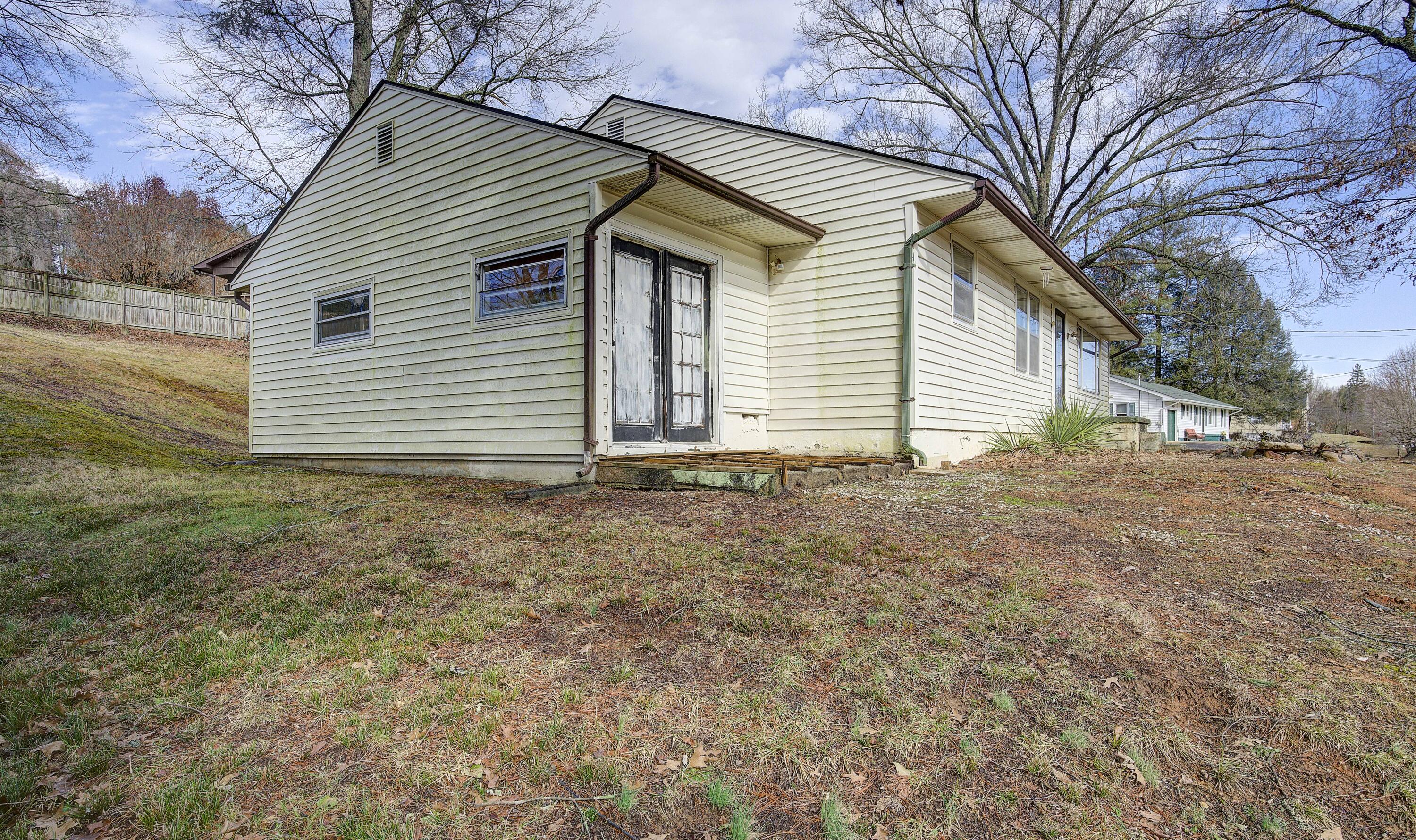 328 Cedar Valley Road Bristol, TN 37620 - Photo 32 of 33 Cedar-32