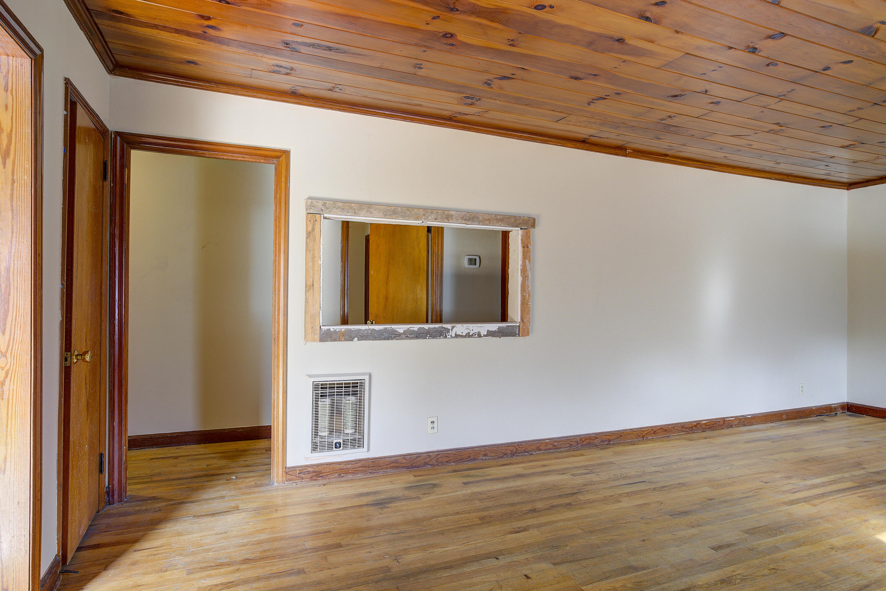 328 Cedar Valley Road Bristol, TN 37620 - Photo 5 of 33 Cedar-2