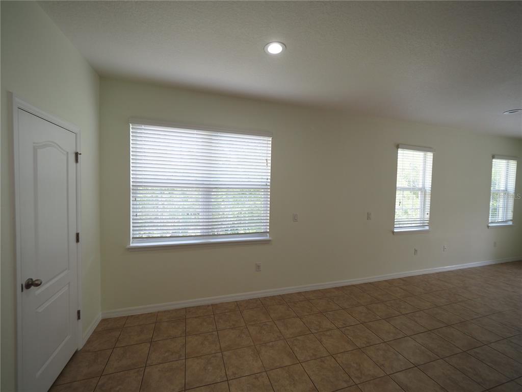 8140 Enclave Way, Unit 101 Sarasota, FL 34243 - Photo 11 of 32