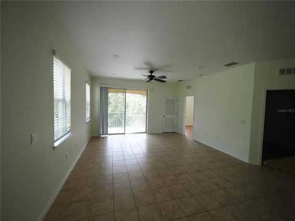 $2,400 | 8140 Enclave Way, Unit 101, Sarasota, FL 34243