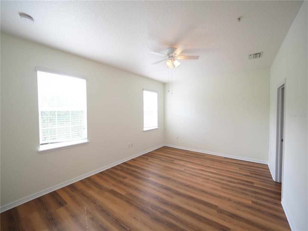 8140 Enclave Way, Unit 101 Sarasota, FL 34243 - Photo 16 of 32