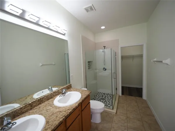 $2,400 | 8140 Enclave Way, Unit 101, Sarasota, FL 34243