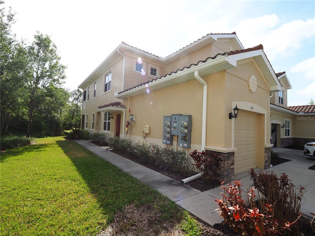 8140 Enclave Way, Unit 101 Sarasota, FL 34243 - Photo 3 of 32