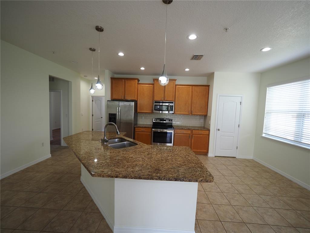 8140 Enclave Way, Unit 101 Sarasota, FL 34243 - Photo 6 of 32