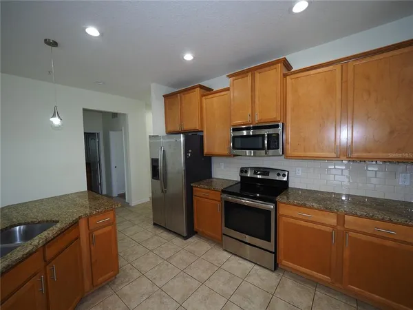 $2,400 | 8140 Enclave Way, Unit 101, Sarasota, FL 34243