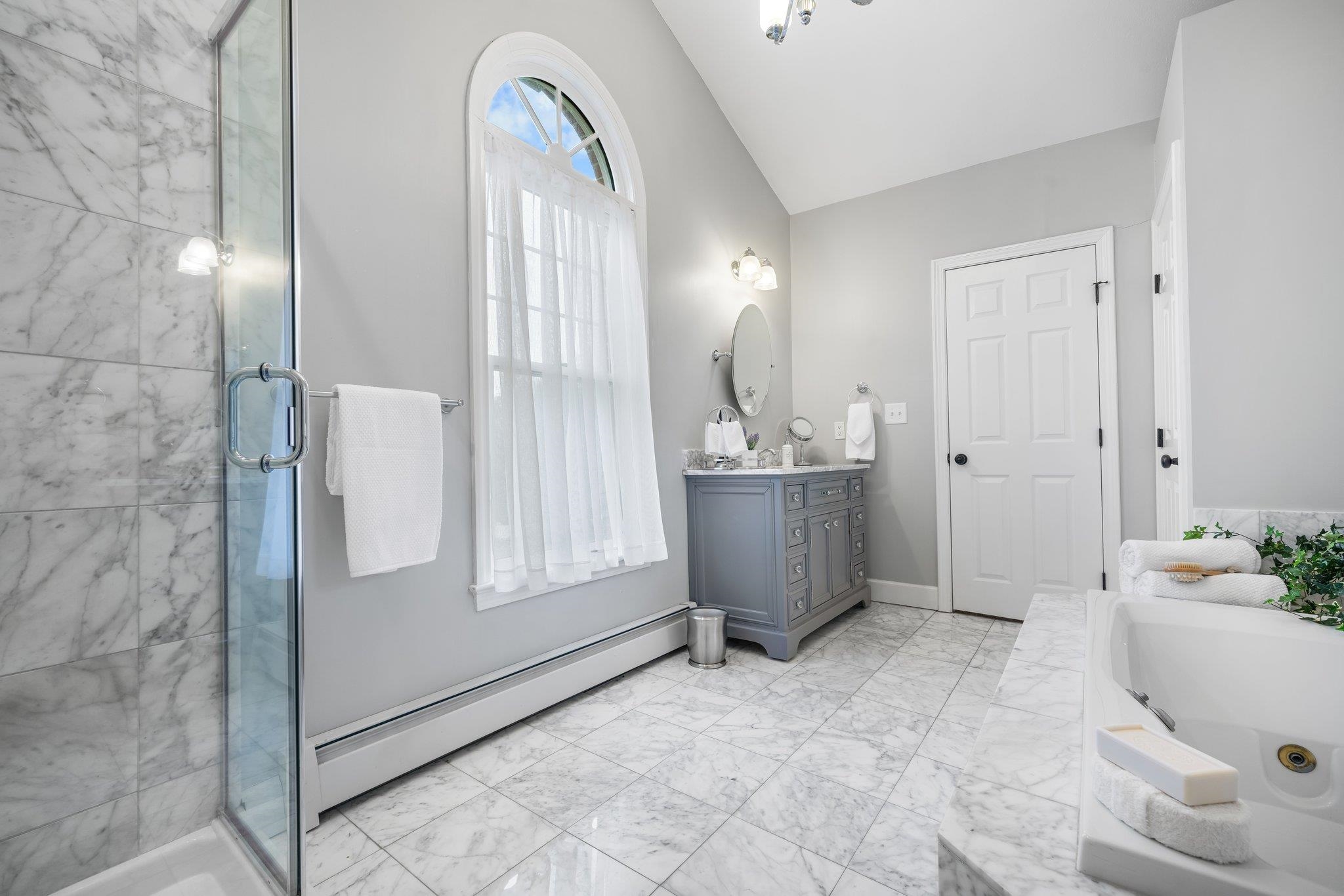 4 Rosewell Road Bedford, NH 03110 - Photo 22 of 40