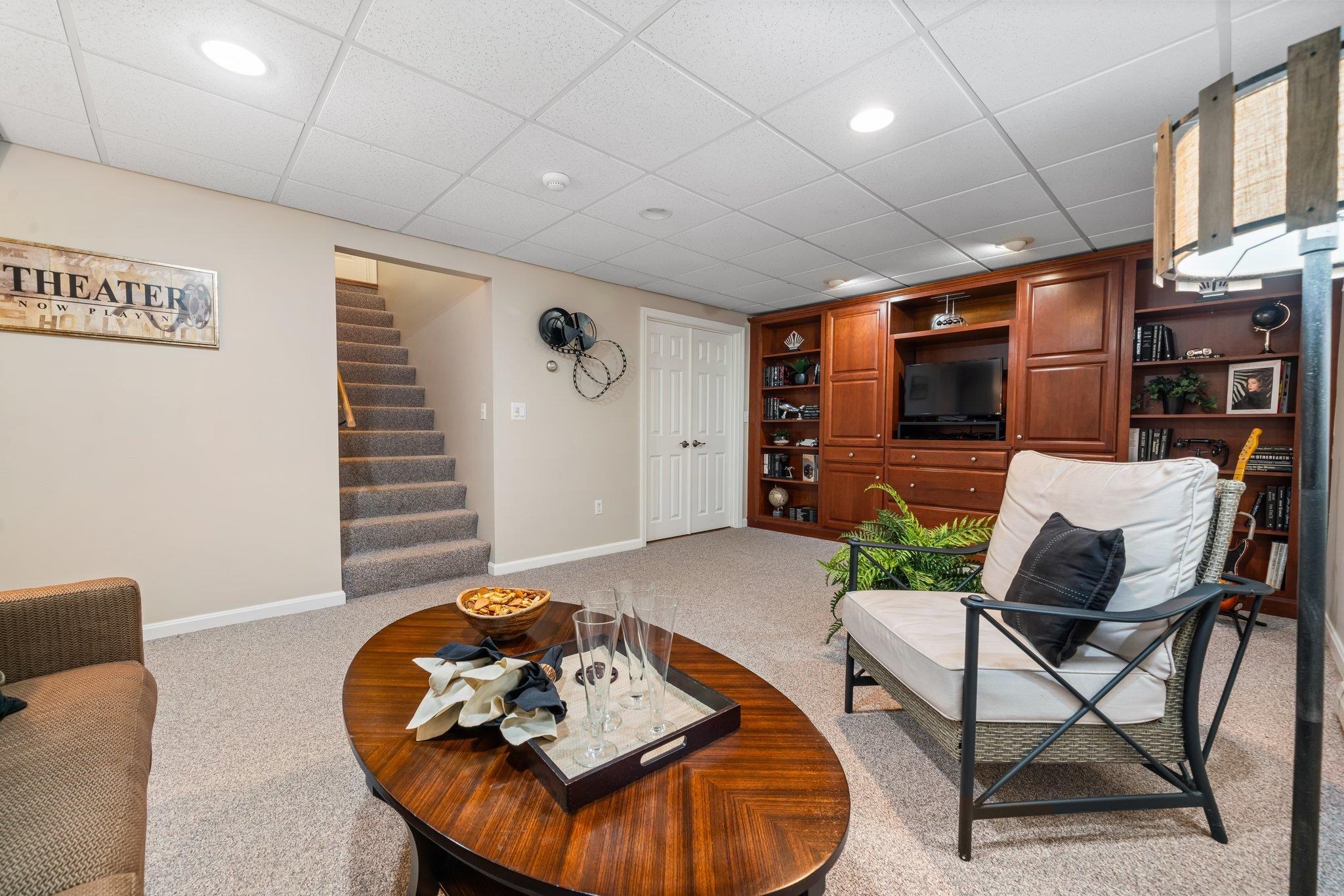 4 Rosewell Road Bedford, NH 03110 - Photo 31 of 40